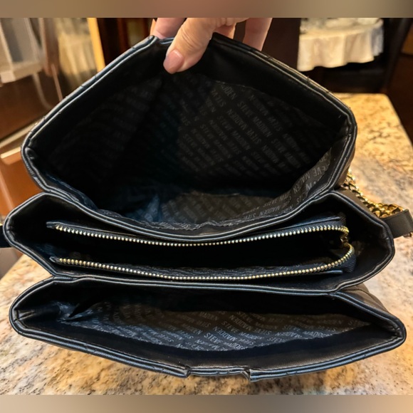Steve Madden quilted purse. Like new. Gold hardware - Picture 12 of 15